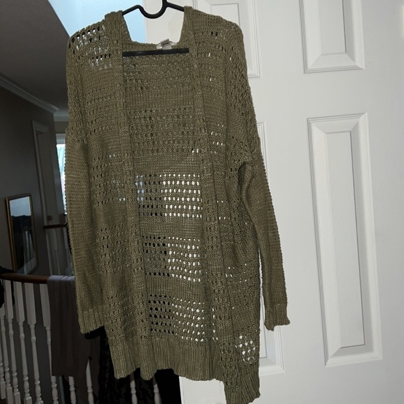 Revamped  olive green boho chic Crotchet knitted mid length open cardigan - Picture 3 of 5